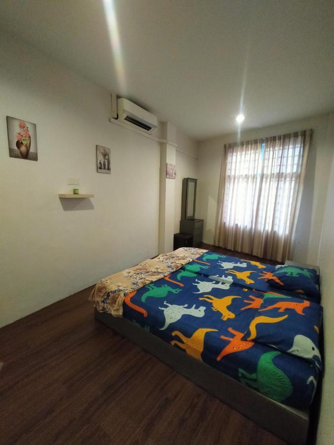 Malacca Joka-Joka Guesthouse מראה חיצוני תמונה